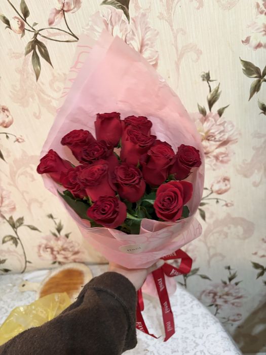 цветы розы  для подарков девушкам