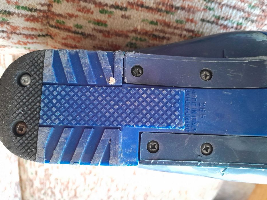 Продавам ски обувки