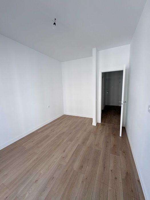 Inchiriez apartament SILK District - cu parcare interioara