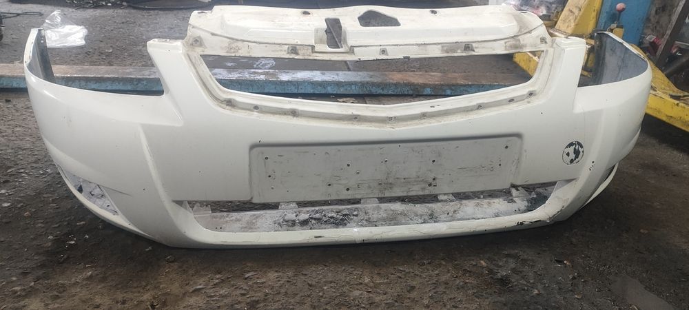 Продам бампер от Приоры