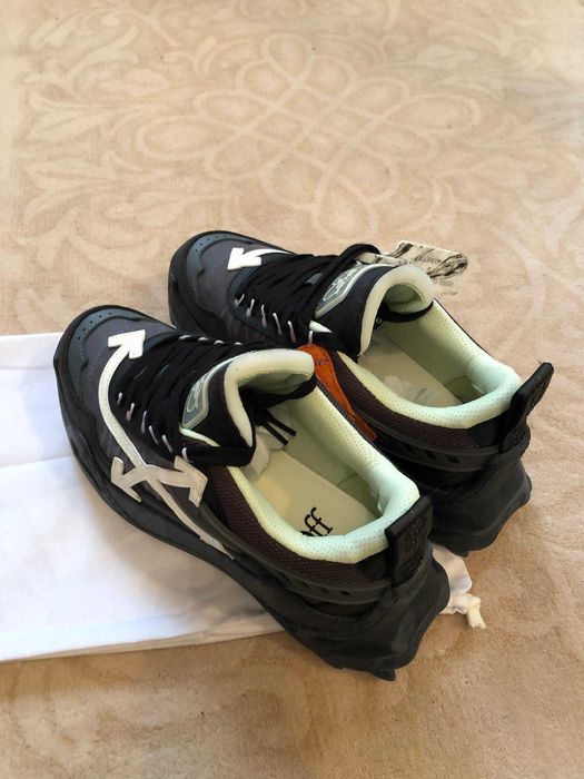 Adidasi Off-White ODSY 1000