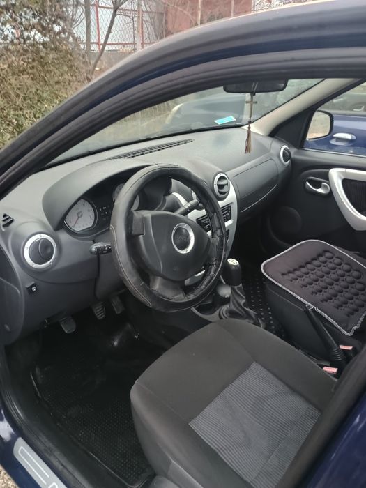 Vând Logan an 2011 benzină+ gpl