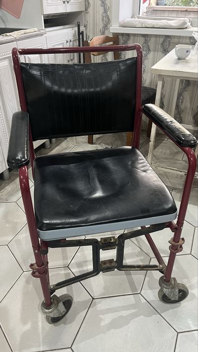 Продам инвалидное кресло