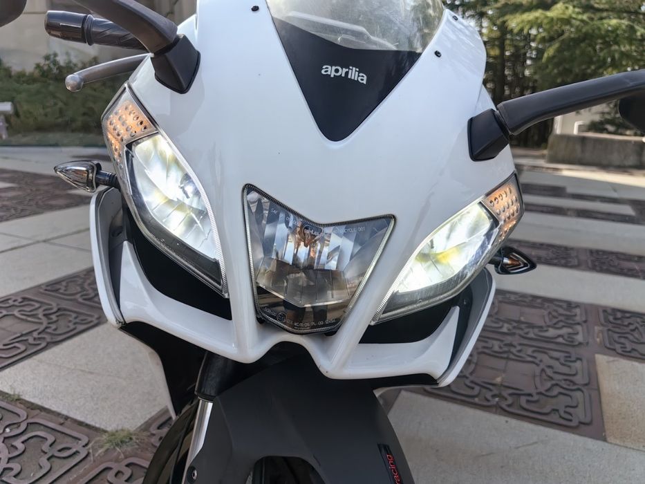 Aprilia rs  125 .