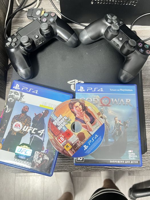 Продам пс4 про (Playstation 4 pro)