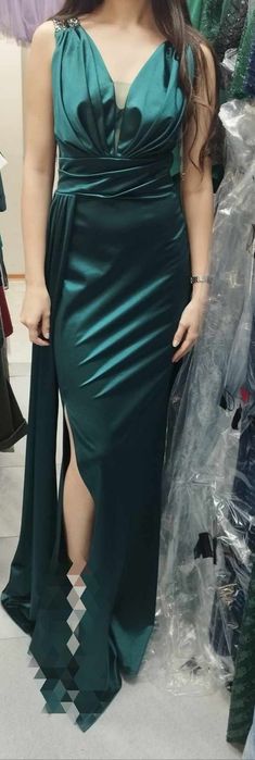 Рокли носени само веднъж