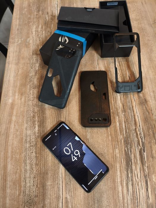 Asus rog 7 , 16 ram 512 g