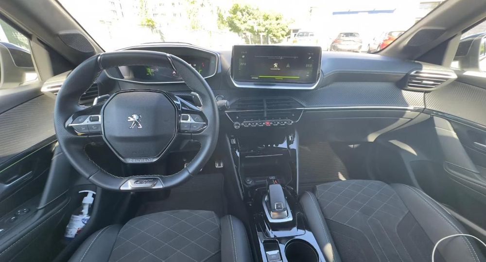 Peugeot 208 Vând Peugeot 208 1.2 L PureTech STT EAT8 GT Pack 130Cp