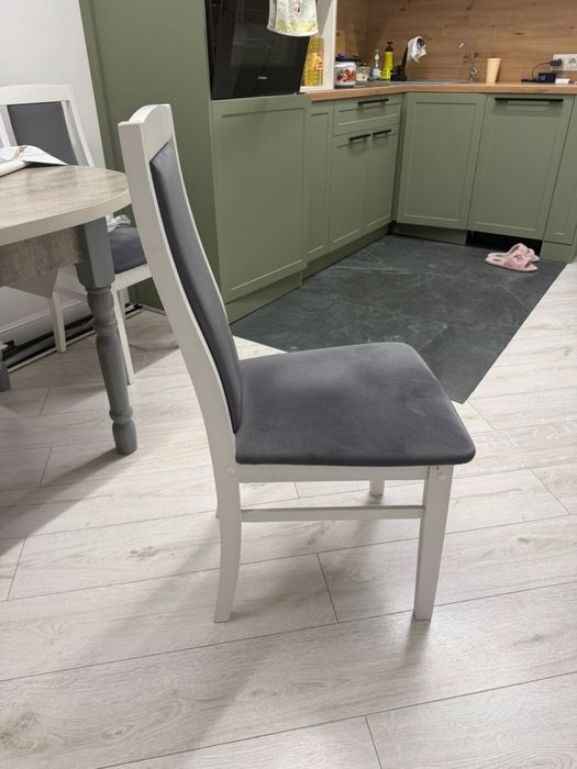 Продам стол и стулья