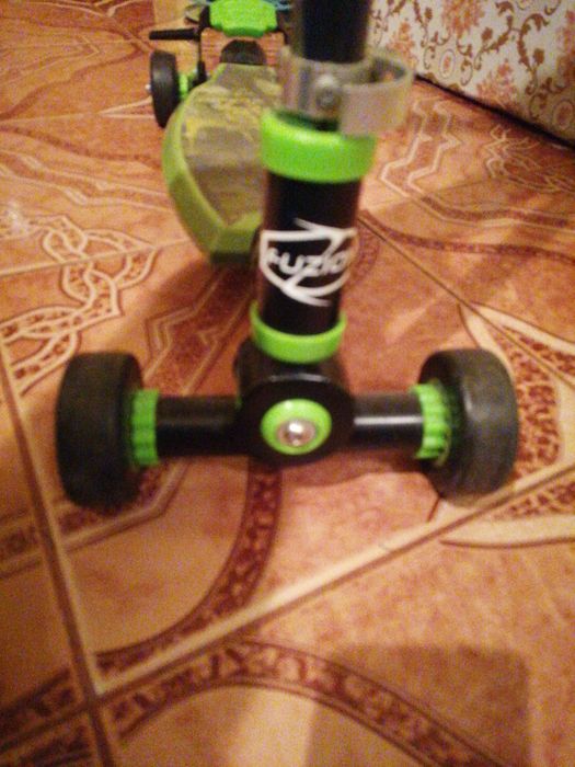 Vand trotineta scooter 4 roti preț redus Sport Fuzion
