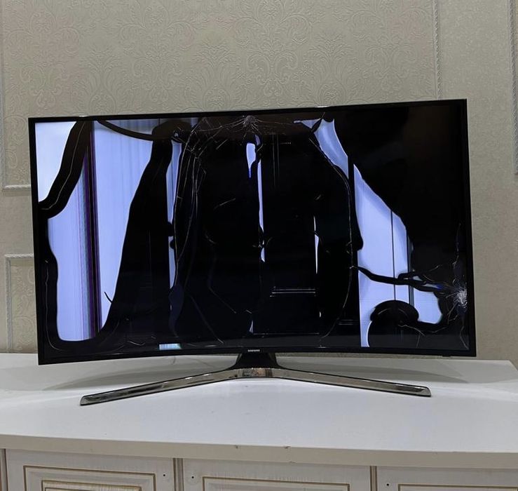 Продам телевизор Samsung на запчасти