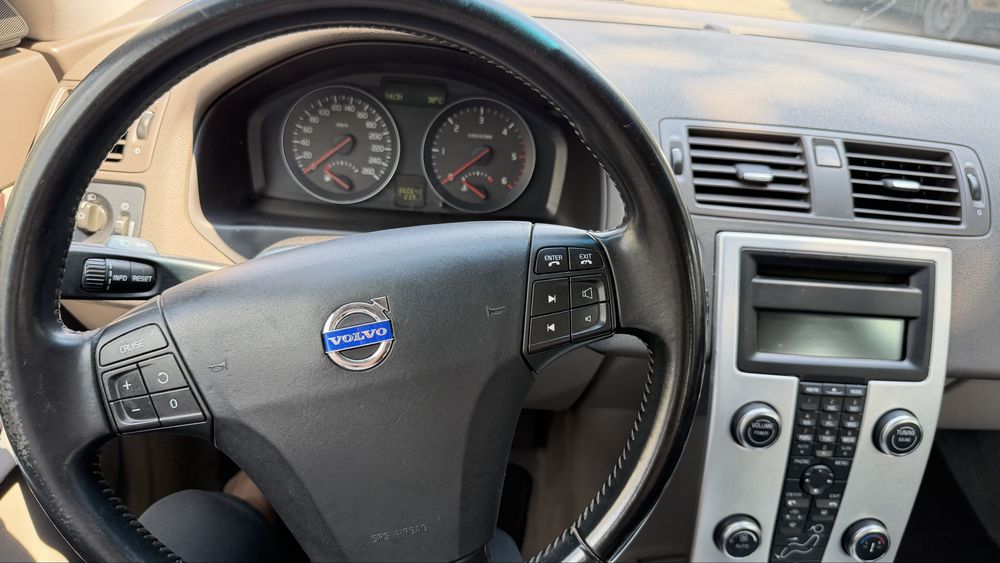 VOLVO V50 2010 — imagine 3