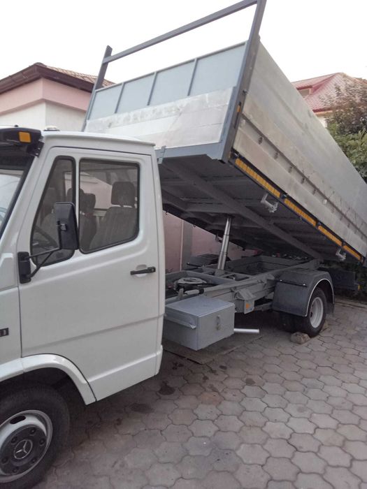 Autoutilitara basculabila