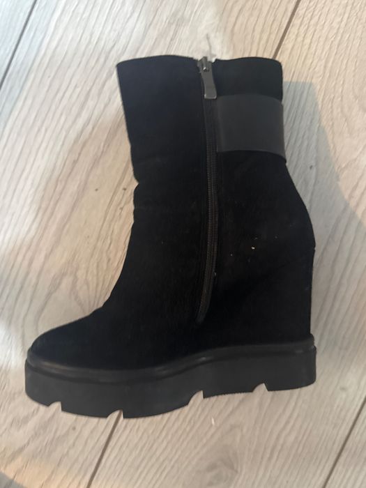 Продам зимние сапоги на платформе