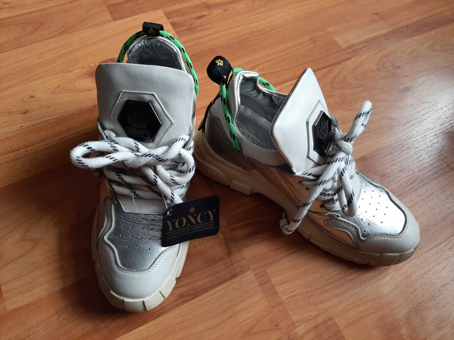 Продавам дамски боти