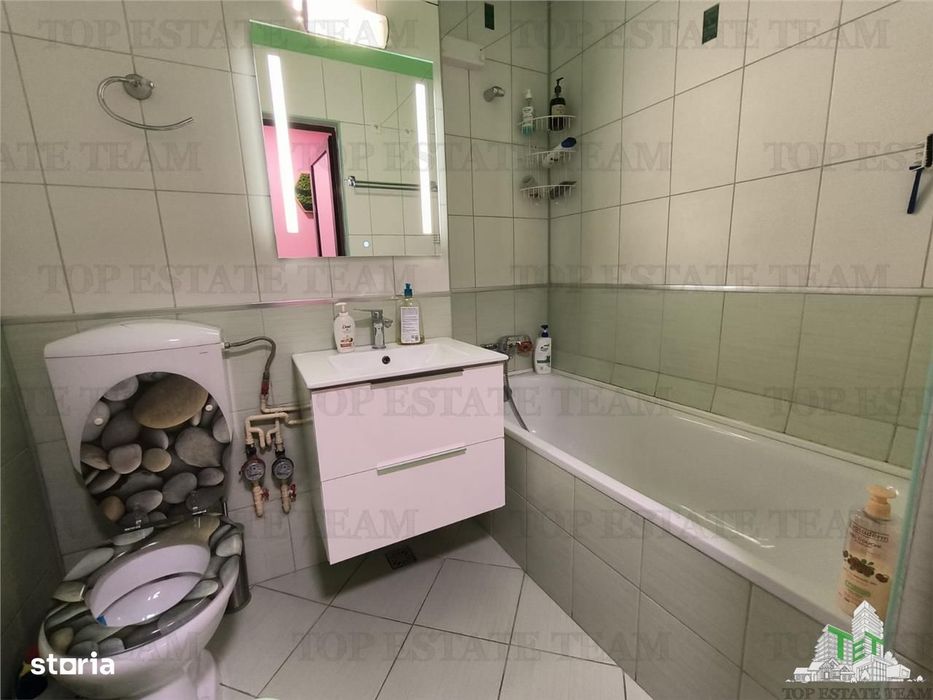 Apartament de vanzare 3 camere amenajat cu gust in zona Giulesti