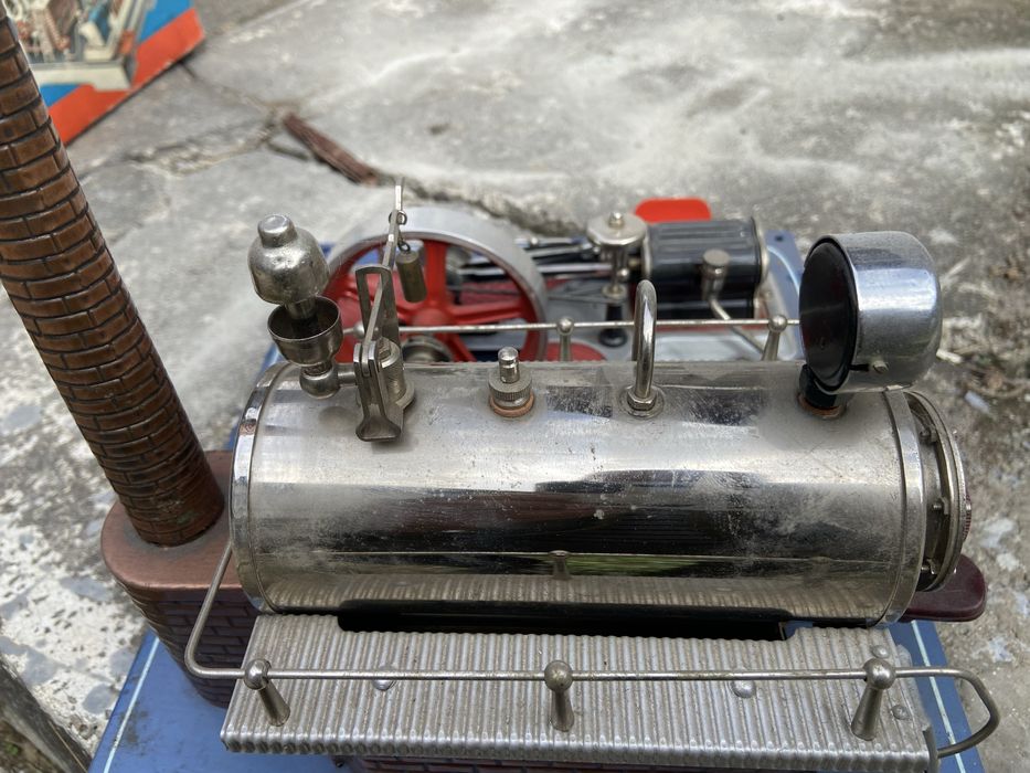 Motor cu aburi vechi de colectie