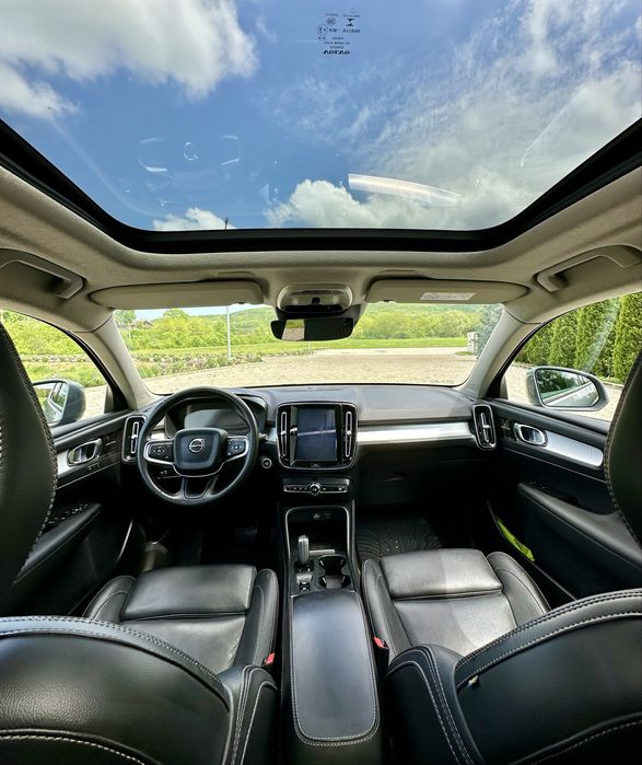 VOLVO XC40 / 2.0 D4 190 cp