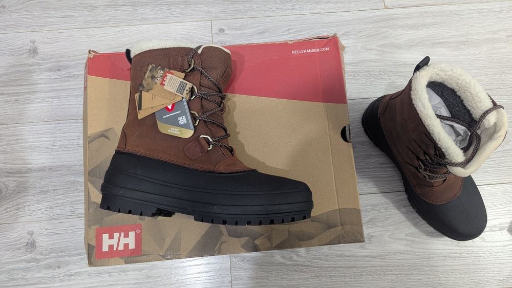 Vând bocanci Helly Hansen Varanger