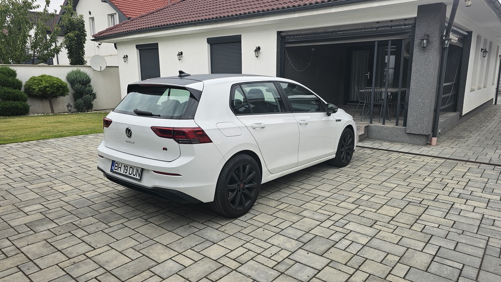 Golf 8 R Line   - VARIANTE +/- !!!
