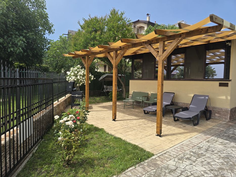 Вила на плажа Василико