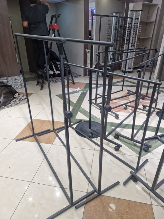 Продам рейлы для одежды