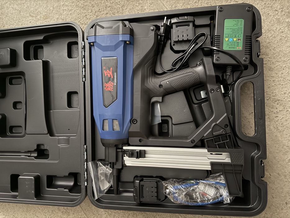 Аккумляторный/газовый монтажный пистолеты toua в ассортименте