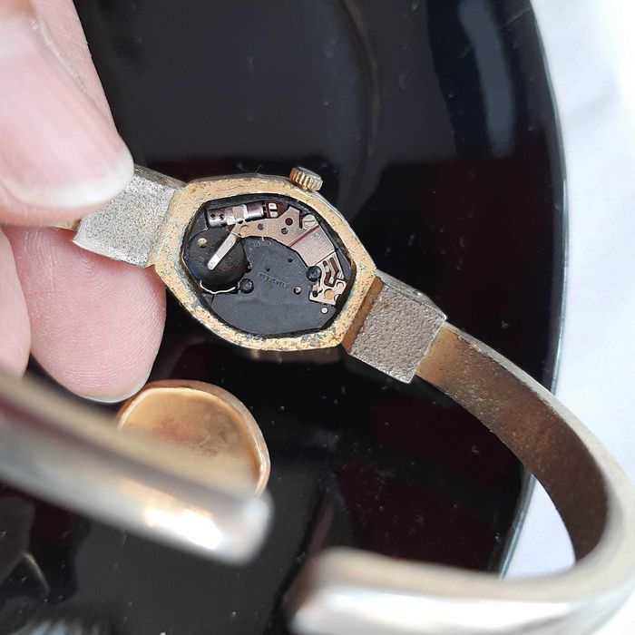 Дамски часовник гривна