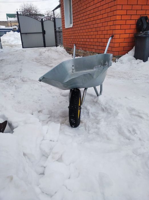 Уборка снега ...