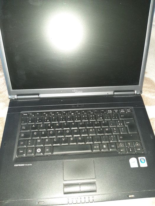 Vând laptopuri second-hand pentru piese de schimb