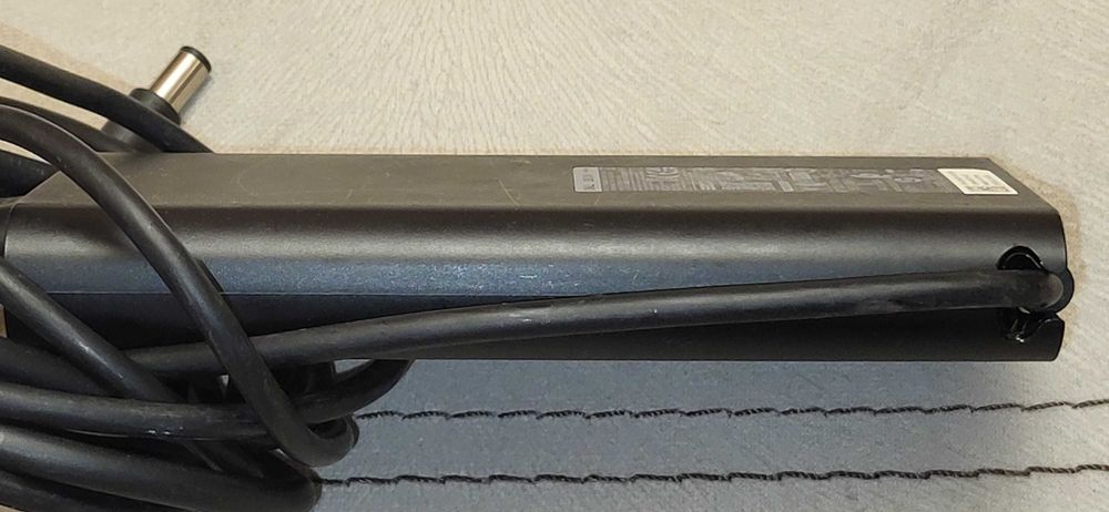 DELL 180W  Incarcator Slim 19.5V-9.23A fuctional mufa groasa