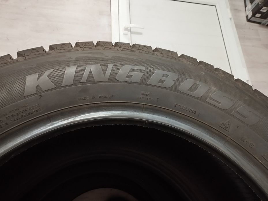 Продам шины (липучка) 235/60R18