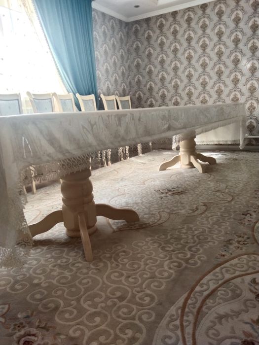 Продам гостинный стол
