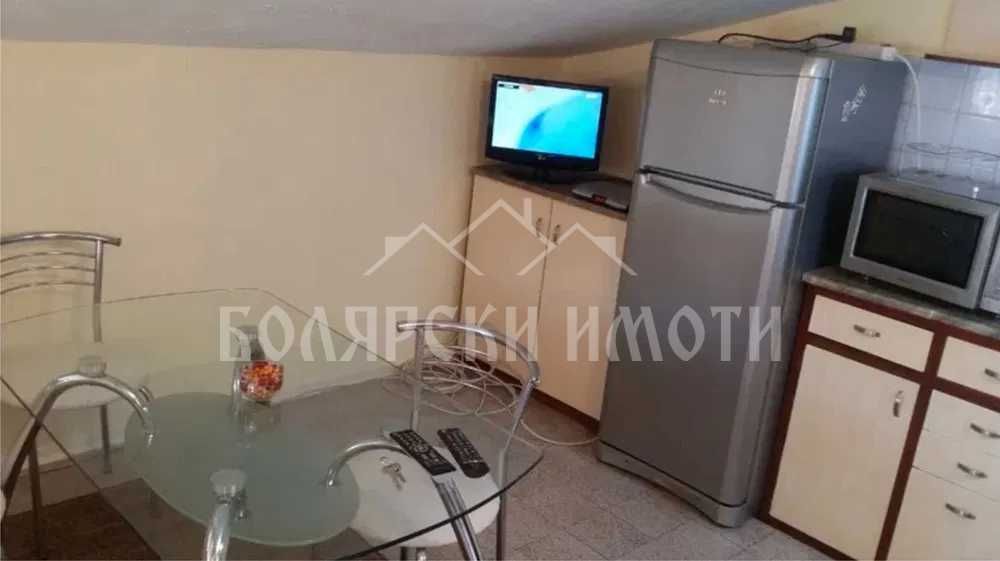 Дава се под наем Тристаен апартамент в Велико Търново, Център - 65 кв.м за 333 € - Снимка #3