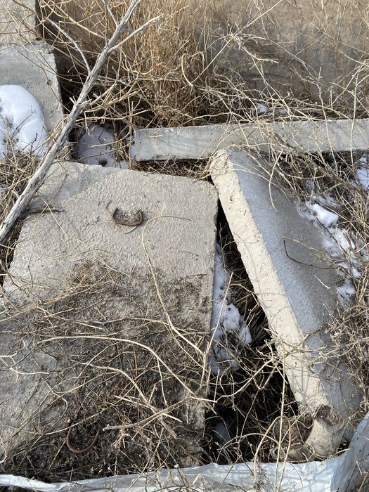 Бетонный лоток и плиты