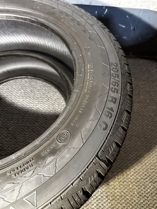 205/65 R16C 107/105T - Continental VancoWinter 2 M+S Oferta