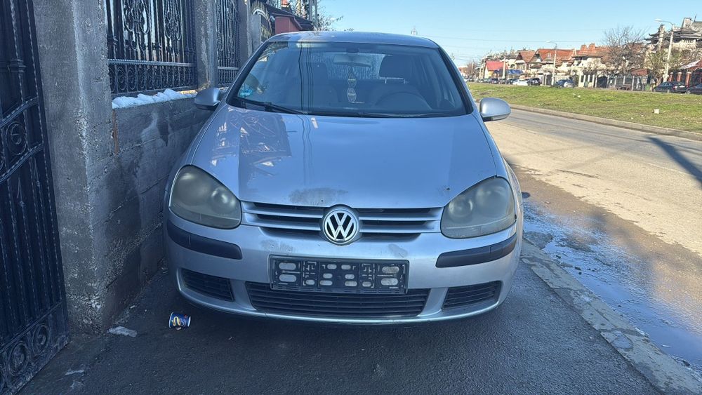 Dezmembrez vw golf 5 1.6 fsi 2008