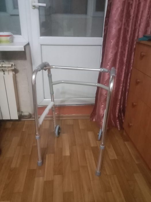 Ходунки для взрослых