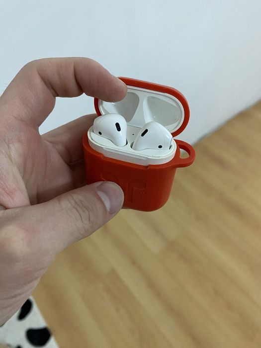Apple AirPods 2 версия