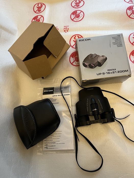 Binoclu Pentax -nou