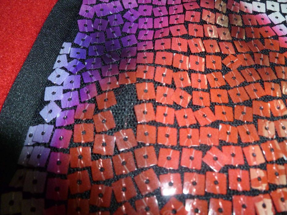 Л бляскава туника с пайети