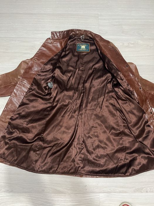 Продам кожаный плащ