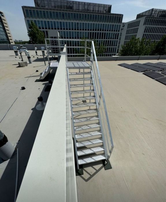 Facem poziție din grătare zincate avem și grătare și în case orice dim