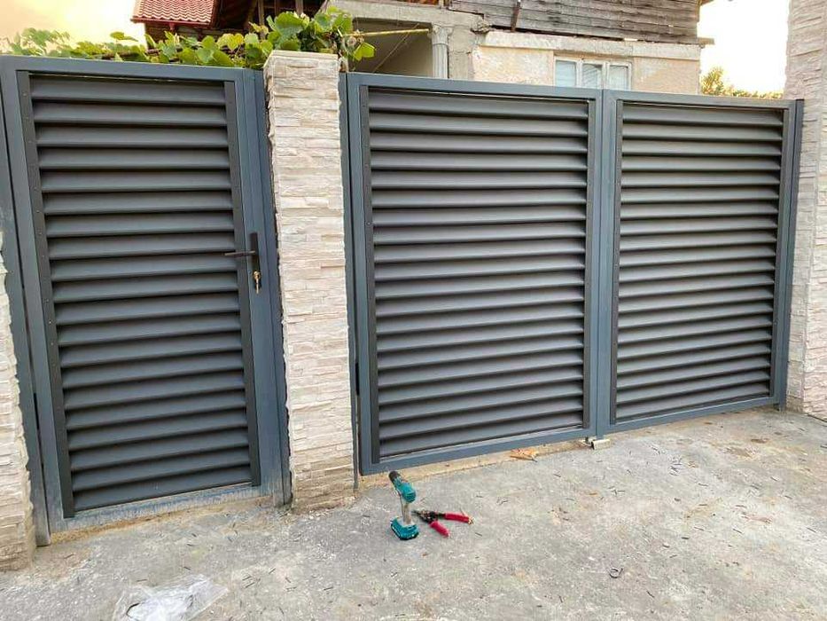 Garduri si porti din panou tip jaluzele, sipca metalica si alte modele
