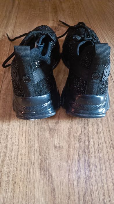 Кроссовки, обувь