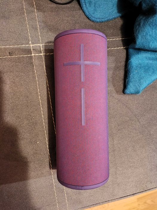 Vând Boxă portabilă Ultimate Ears MEGABOOM 3, Bluetooth, IP67, Violet