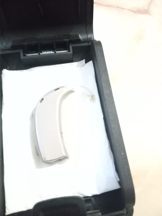 Vând aparat pentru auz 2 aparate stng și drepi