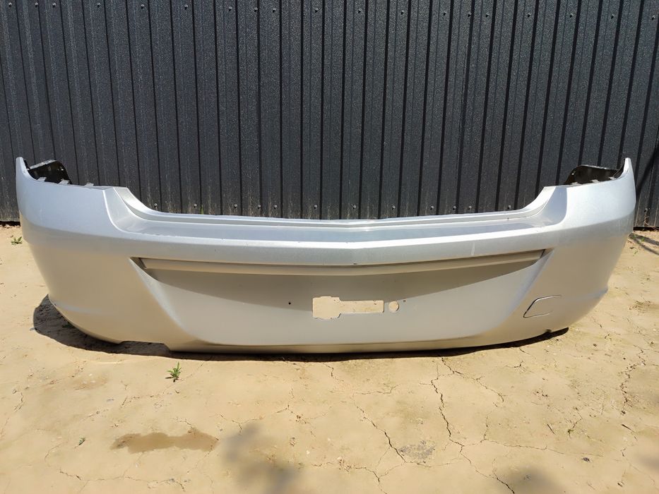 Продам бампер на кобальт