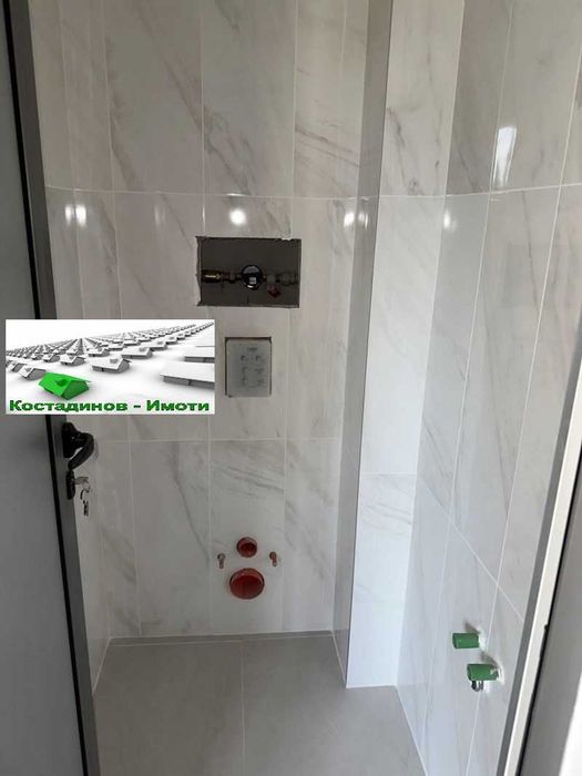 Дава се под наем Офис в Пловдив, Кючук Париж - 221 кв.м за 1440 € - Снимка #6