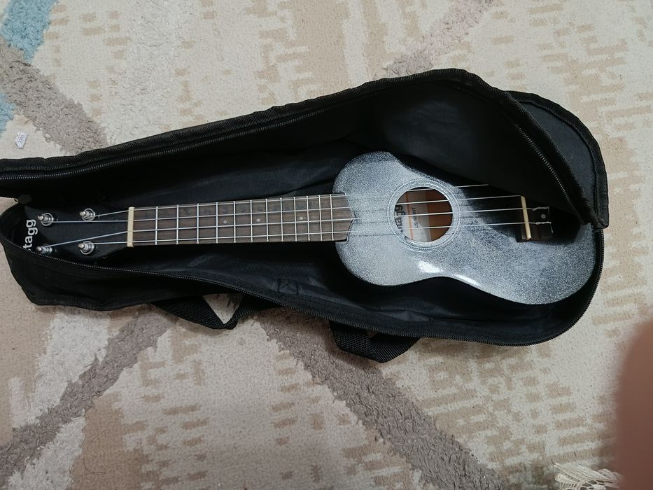 Укулеле Stagg б/у